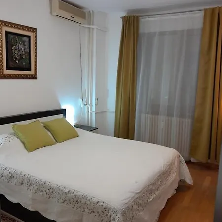 Universitate Studio Apartment